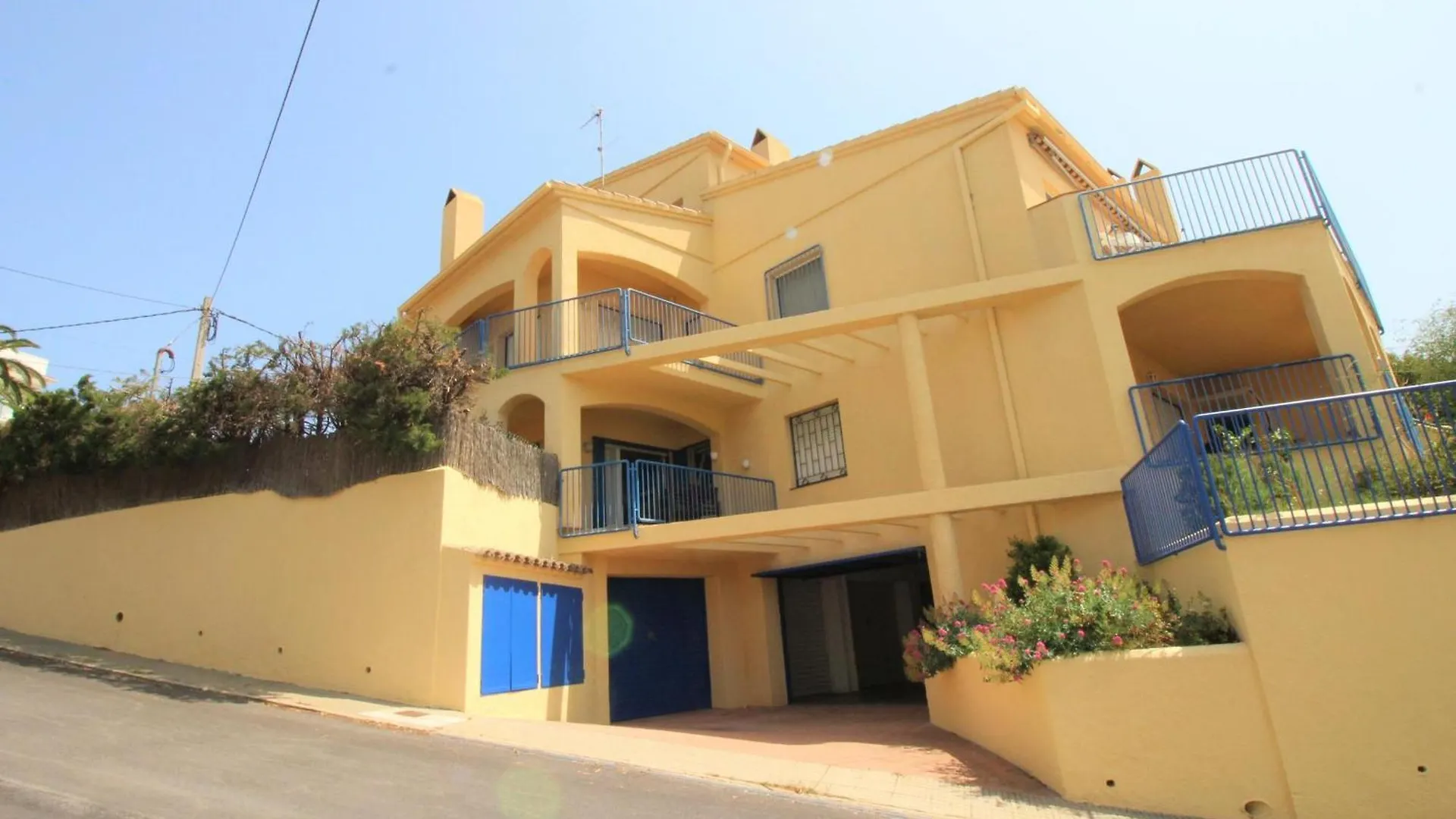 Apartamento Con Jardin A 150 M De La Playa, 2 Habitaciones, Terraza Con Vistas Parciales Al Mar, Ac, Bbq. - Es-228-151 Llanca Apartment
