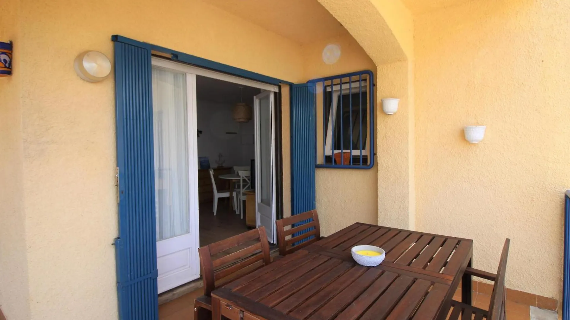 Apartamento Con Jardin A 150 M De La Playa, 2 Habitaciones, Terraza Con Vistas Parciales Al Mar, Ac, Bbq. - Es-228-151 Llanca