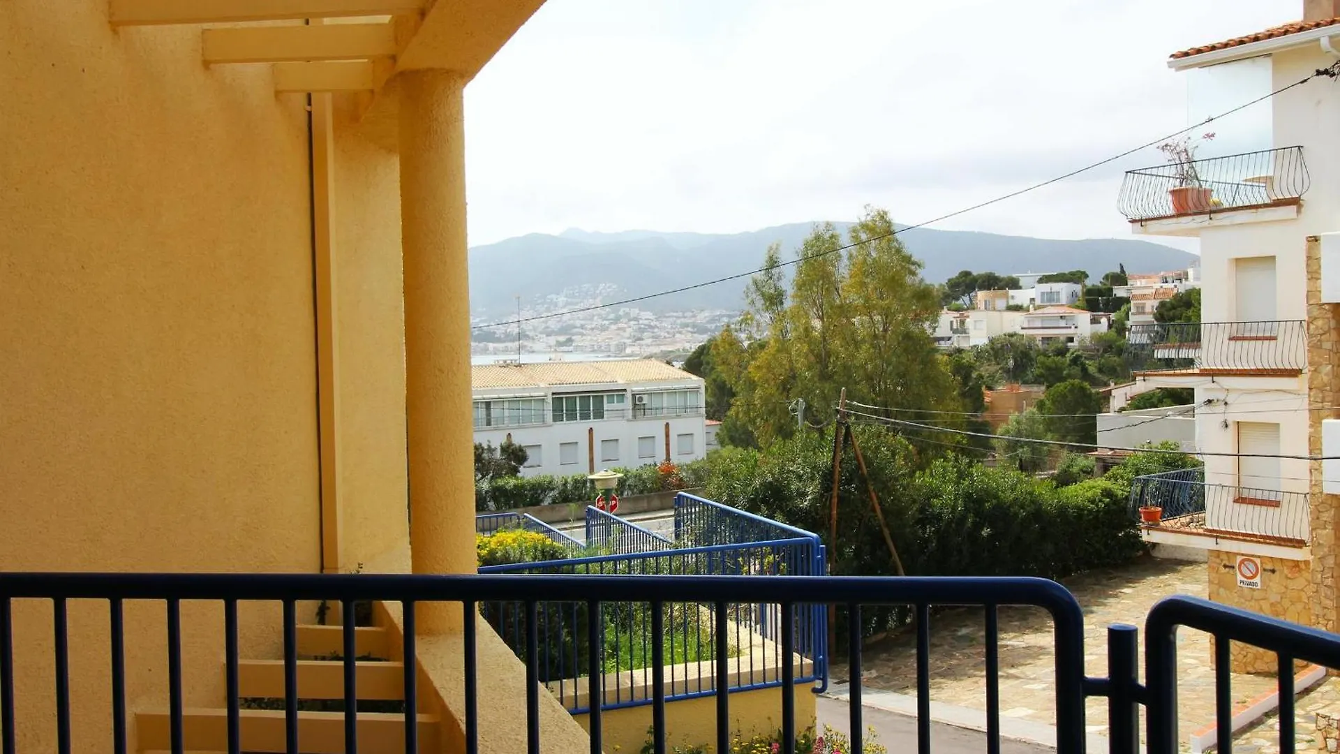 Apartamento Con Jardin A 150 M De La Playa, 2 Habitaciones, Terraza Con Vistas Parciales Al Mar, Ac, Bbq. - Es-228-151 Llanca Apartment