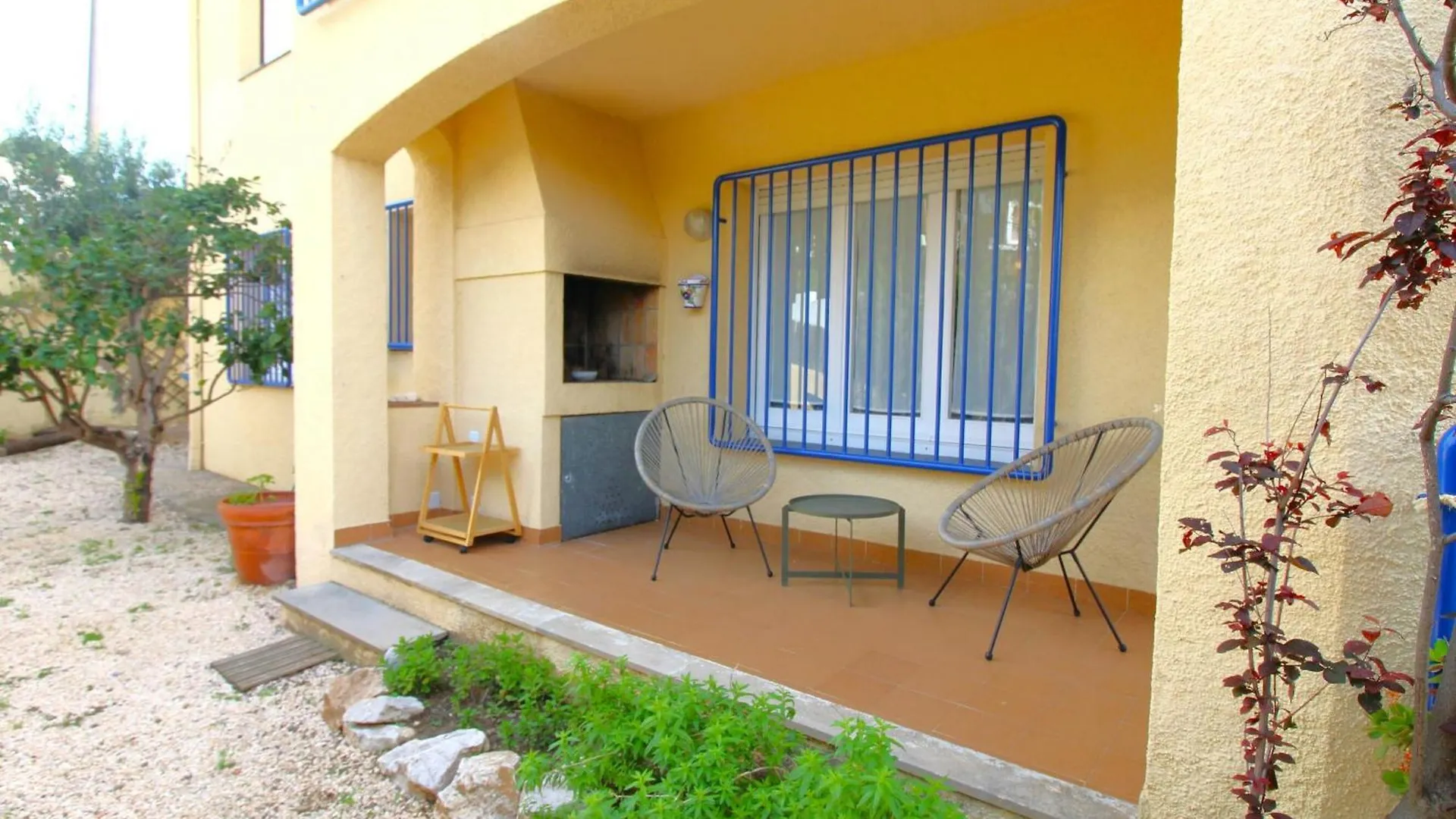 Apartamento Con Jardin A 150 M De La Playa, 2 Habitaciones, Terraza Con Vistas Parciales Al Mar, Ac, Bbq. - Es-228-151 Llanca